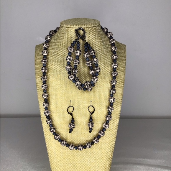 Elegant African Tribal Black, Blue, & White Necklace, Bracelet, & Earring Set - Picture 2 of 9